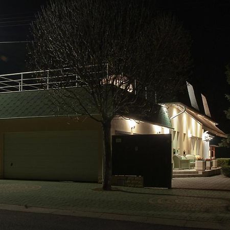 Deluxeapartman Apartment Mestecǎneşti Exterior foto