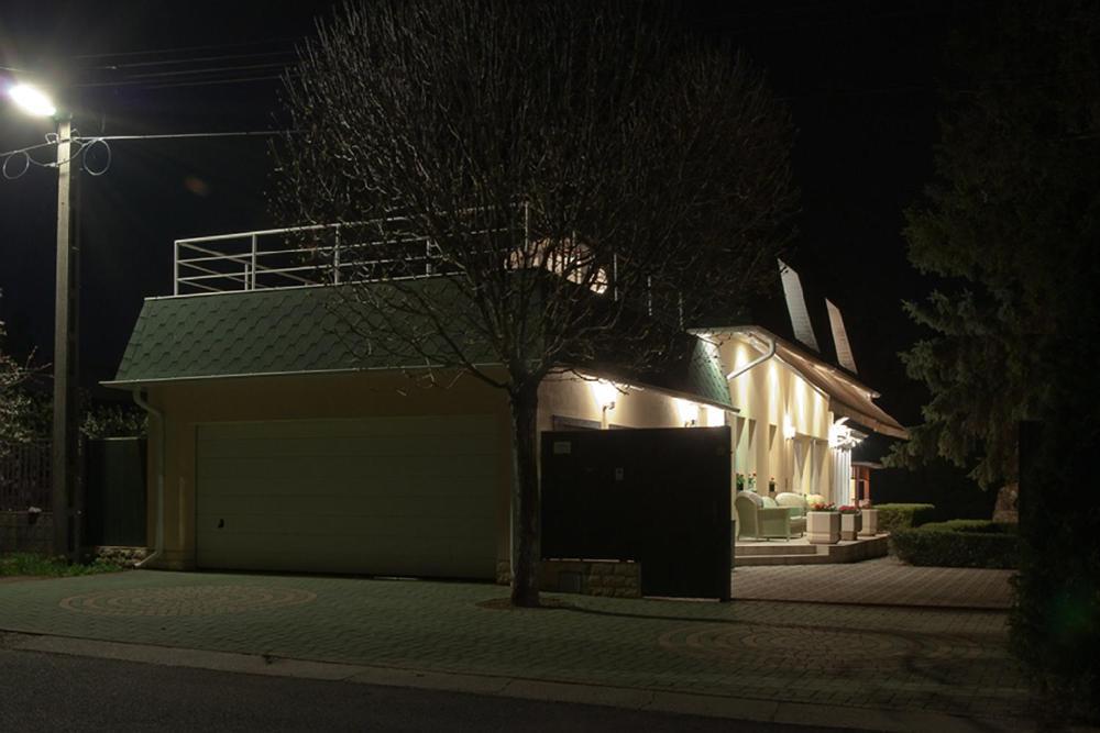 Deluxeapartman Apartment Mestecǎneşti Exterior foto